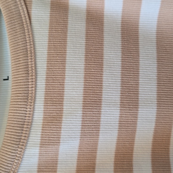 SO BRAND WOMENS JUNIOR SIZE TAN AND WHITE STRIPES TANK TOP SIZE LARGE - Picture 4 of 13